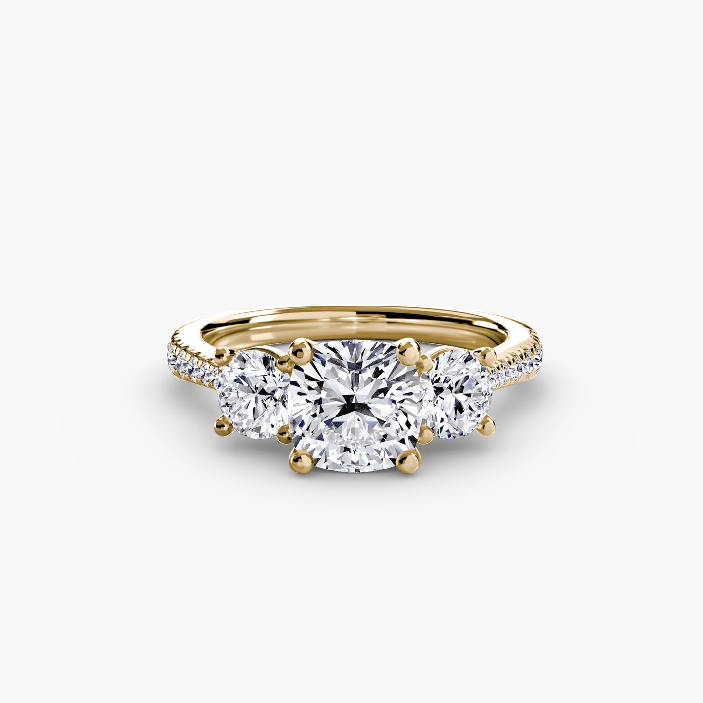 Dazzling Three-Stone diamond ring with Pavé Band
