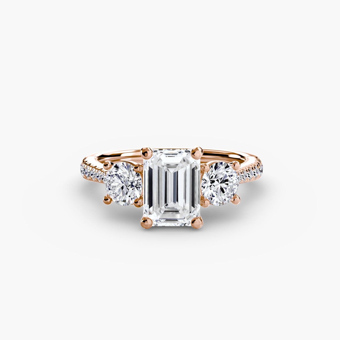 Dazzling Three-Stone diamond ring with Pavé Band