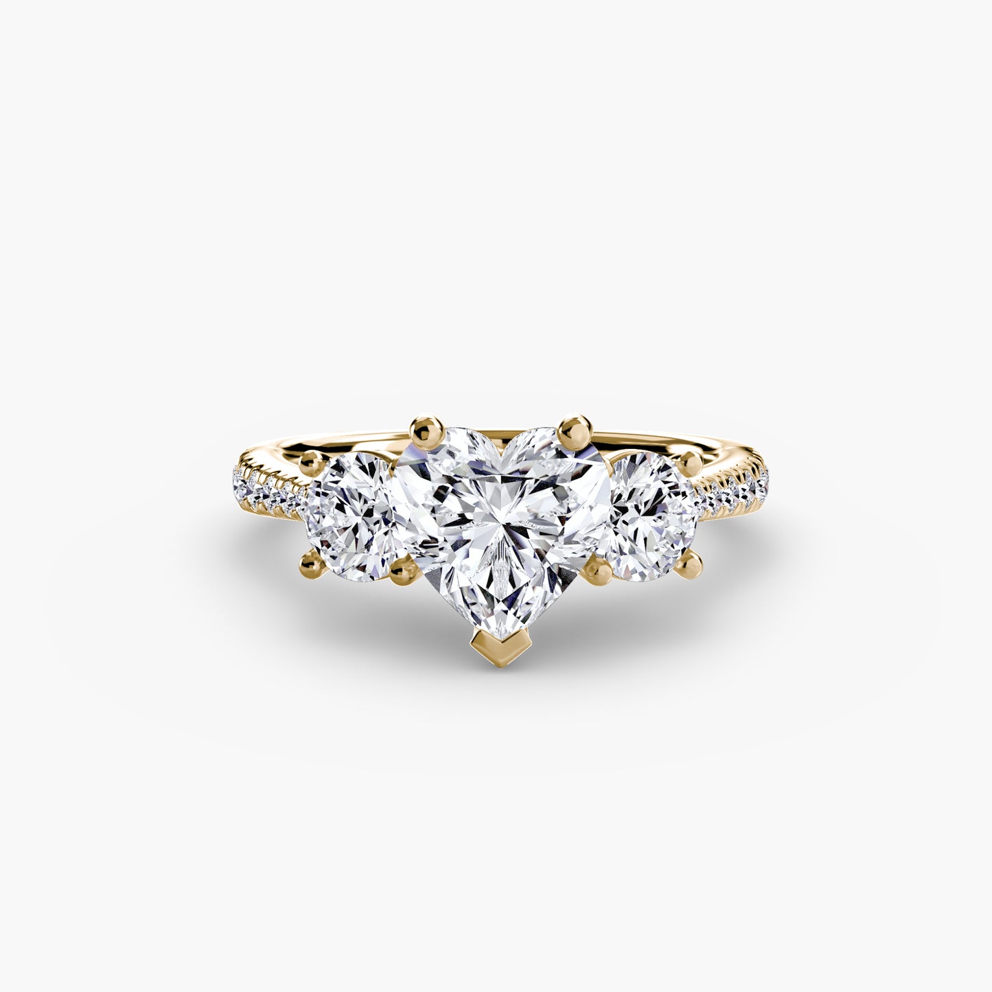 Dazzling Three-Stone diamond ring with Pavé Band