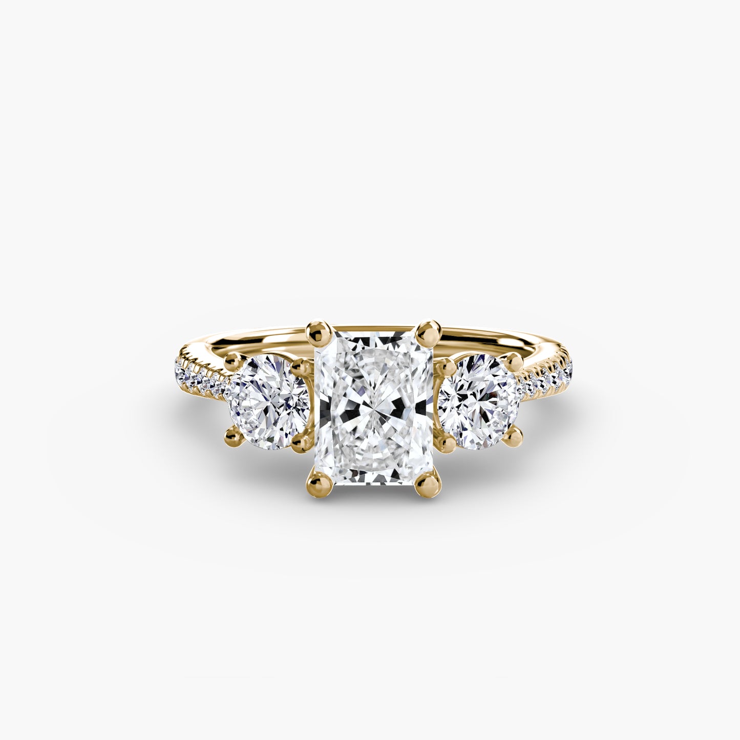 Dazzling Three-Stone diamond ring with Pavé Band