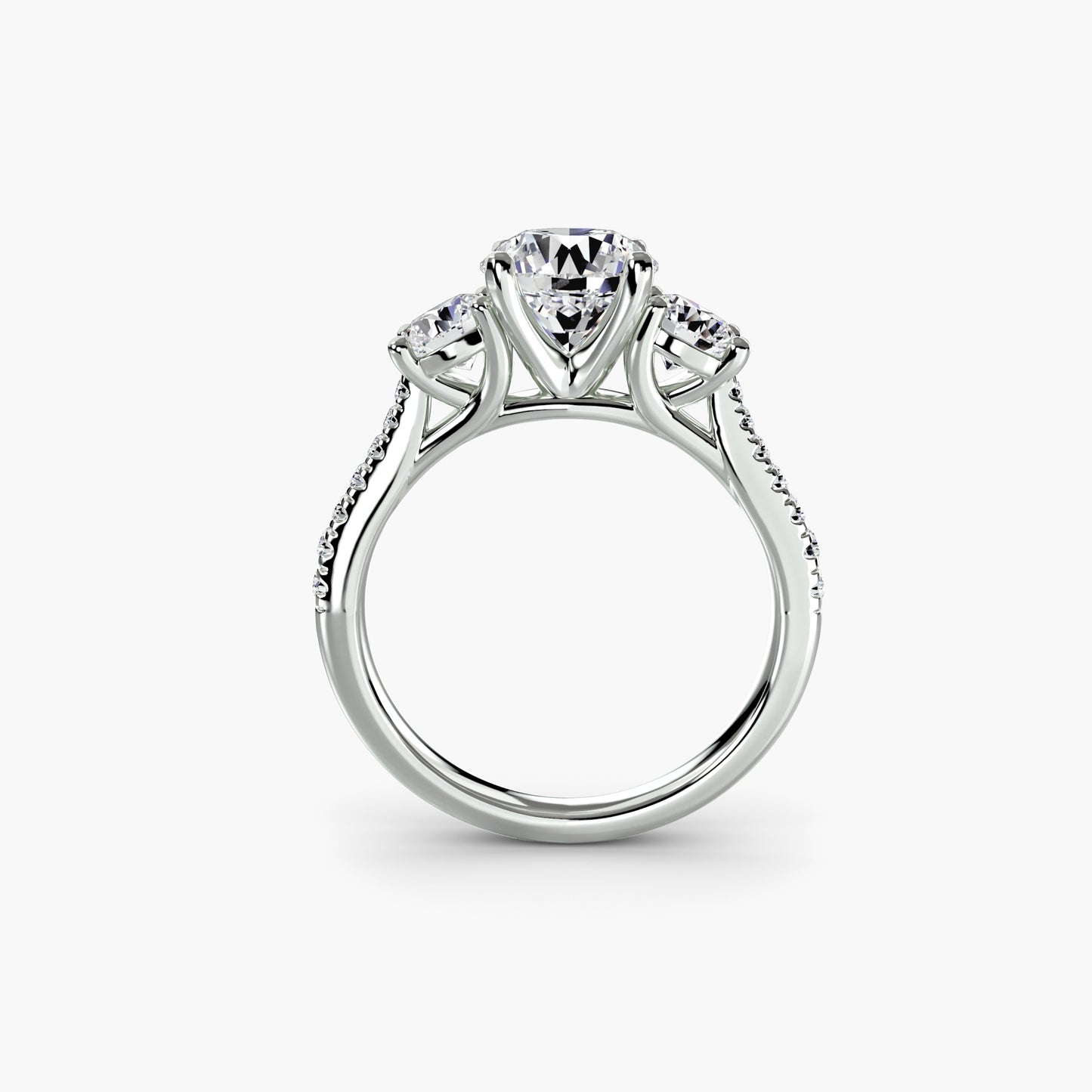 Dazzling Three-Stone diamond ring with Pavé Band