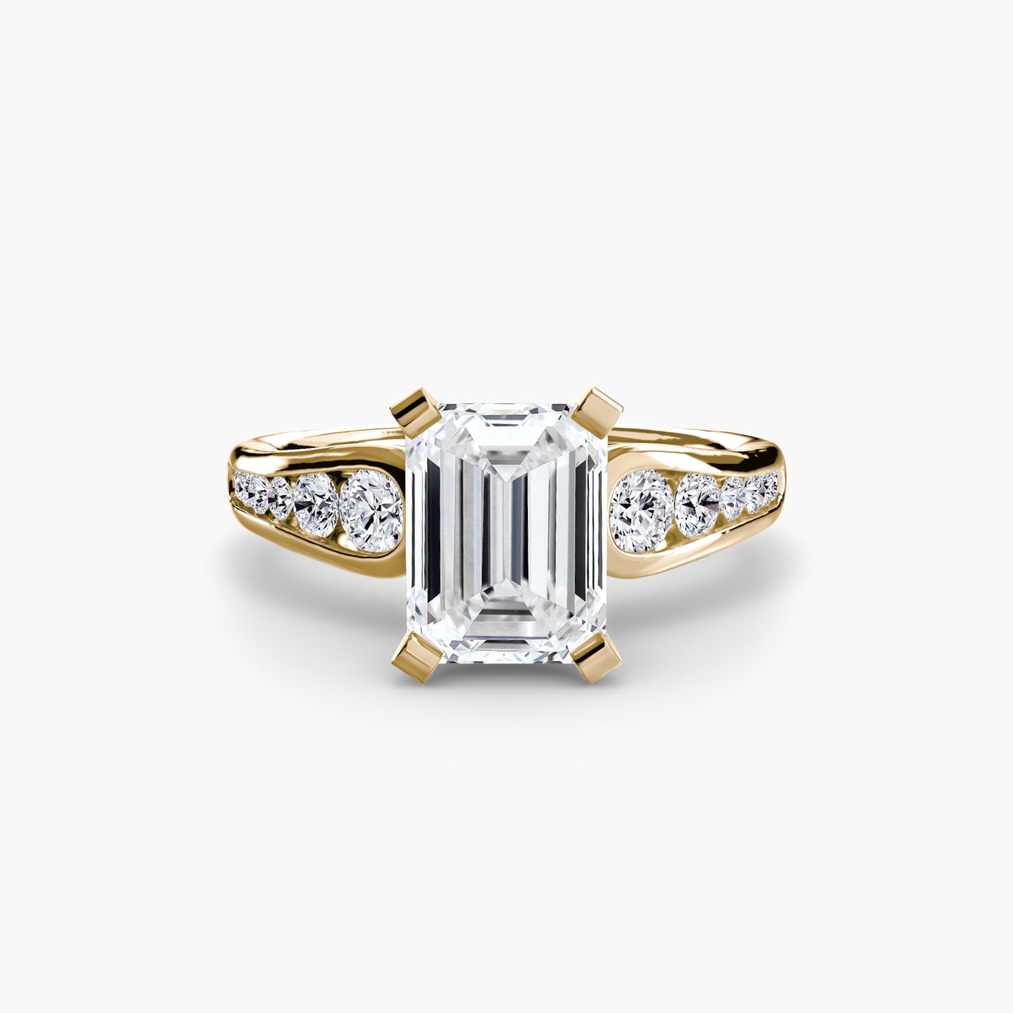 Scintillating Diamond Solitaire ring with Pavé