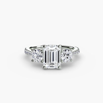 Dazzling Three-Stone diamond ring with Pavé Band