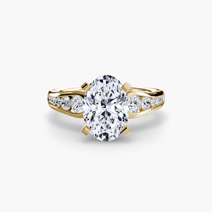 Scintillating Diamond Solitaire ring with Pavé