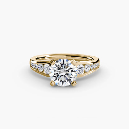Scintillating Diamond Solitaire ring with Pavé