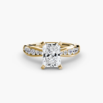 Timeless sparkle diamond solitaire with Pavé